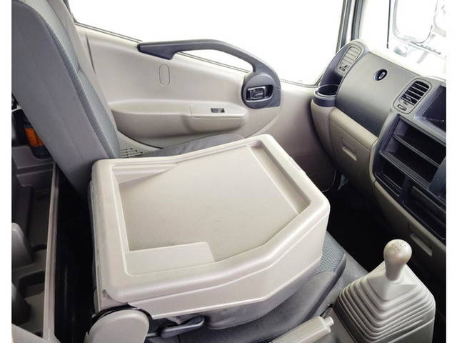 日産アトラス平ボディ小型（2t・3t）[写真19]