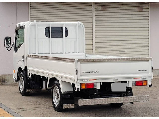 日産アトラス平ボディ小型（2t・3t）[写真04]