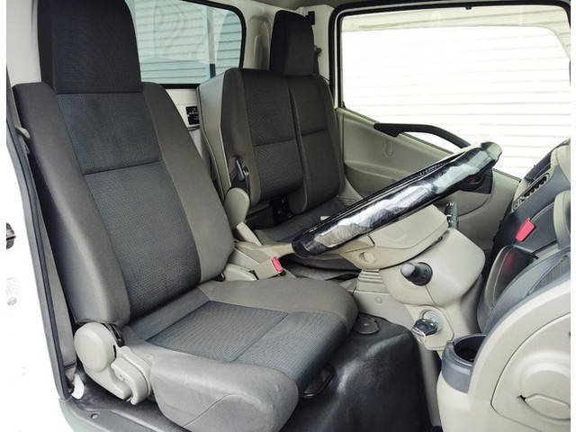 日産アトラス平ボディ小型（2t・3t）[写真08]