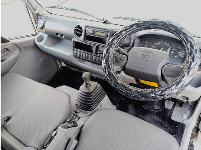 トヨタトヨエース平ボディ小型（2t・3t）[写真10]