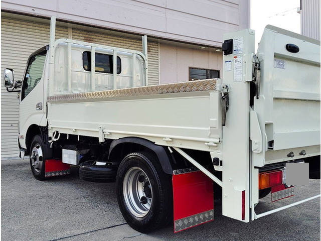 トヨタトヨエース平ボディ小型（2t・3t）[写真02]