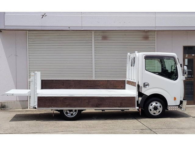 日産アトラス平ボディ小型（2t・3t）[写真21]