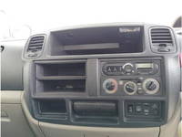 日産アトラス平ボディ小型（2t・3t）[写真09]