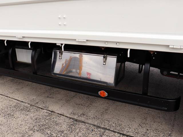 いすゞエルフ平ボディ小型（2t・3t）[写真18]