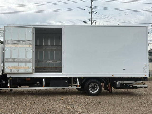 日野レンジャー冷凍車（冷蔵車）中型（4t）[写真12]