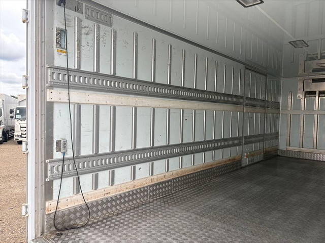 日野レンジャー冷凍車（冷蔵車）中型（4t）[写真08]