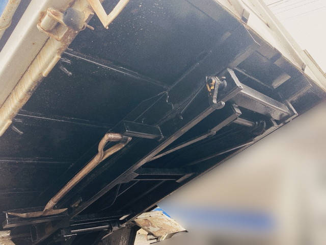 いすゞエルフローダーダンプ小型（2t・3t）[写真18]