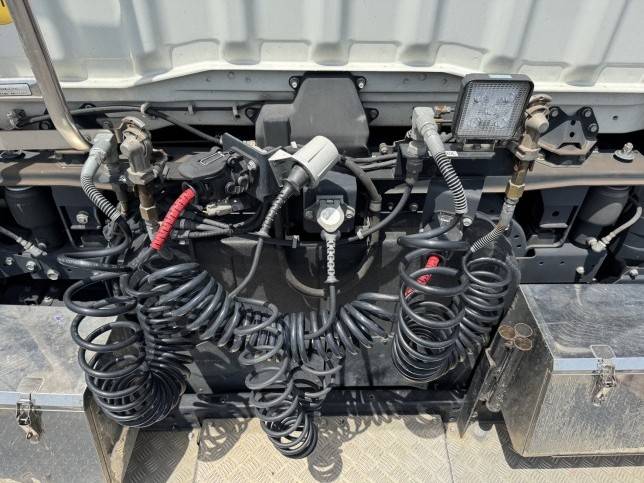 三菱ふそうスーパーグレートトレーラーヘッド（トラクターヘッド）大型（10t）[写真10]