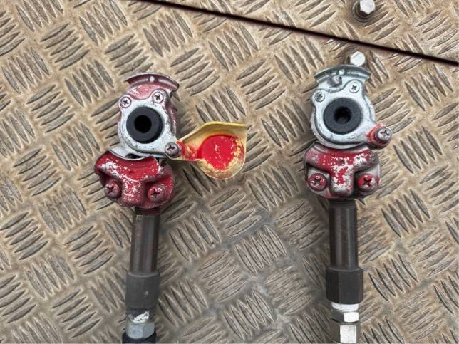 三菱ふそうスーパーグレートトレーラーヘッド（トラクターヘッド）大型（10t）[写真17]