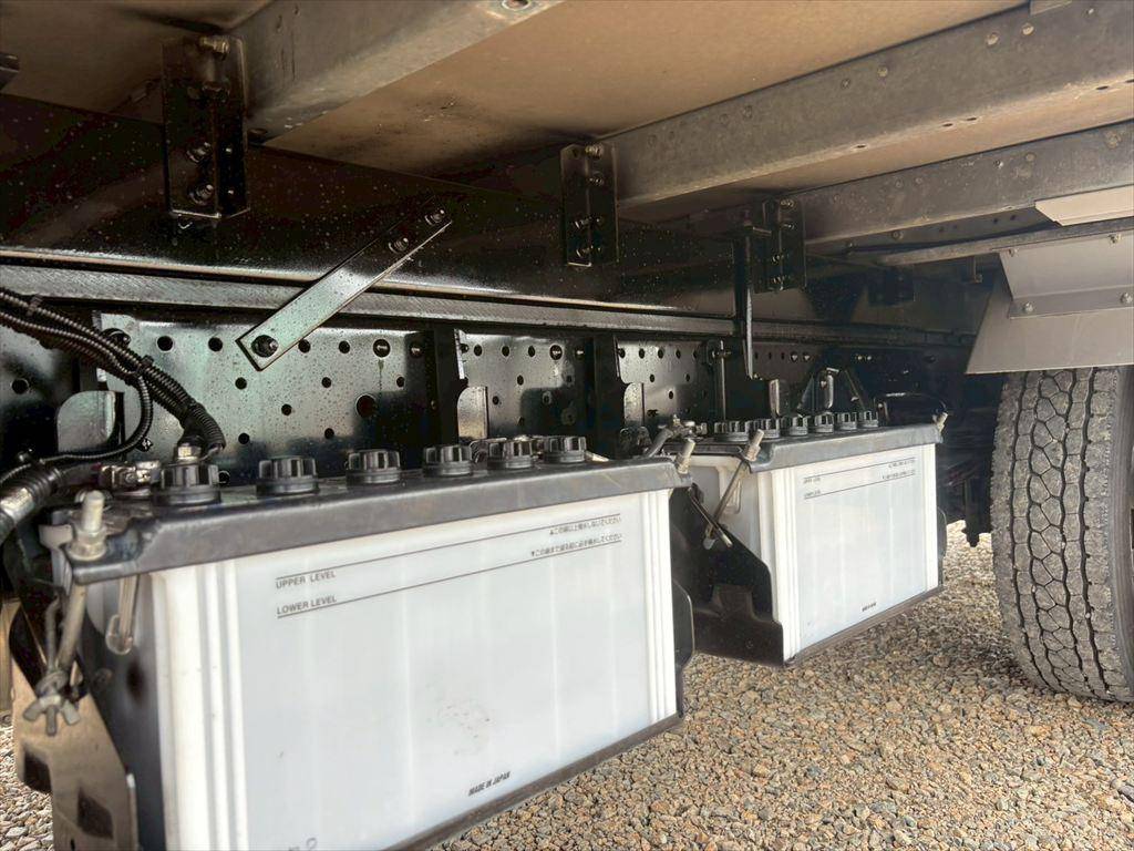 いすゞエルフ冷凍車（冷蔵車）小型（2t・3t）[写真14]