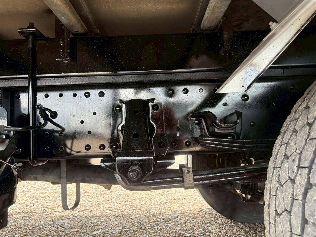 いすゞエルフ冷凍車（冷蔵車）小型（2t・3t）[写真15]