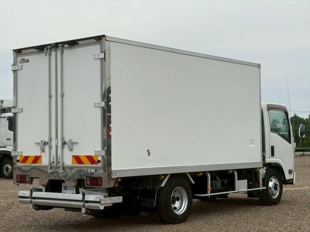 いすゞエルフ冷凍車（冷蔵車）小型（2t・3t）[写真04]