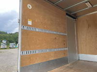 三菱ふそうキャンターアルミバン小型（2t・3t）[写真13]