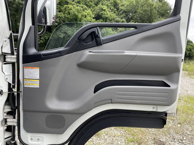 三菱ふそうキャンターアルミバン小型（2t・3t）[写真27]