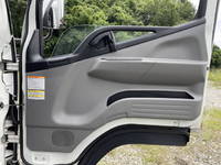 三菱ふそうキャンターアルミバン小型（2t・3t）[写真28]