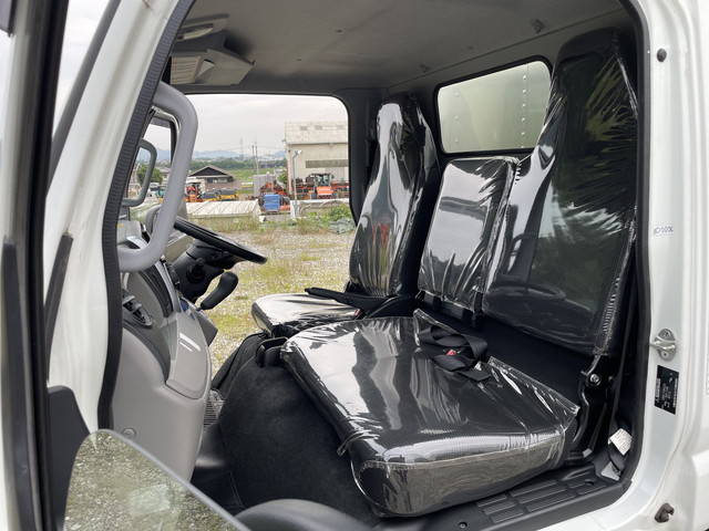 三菱ふそうキャンターアルミバン小型（2t・3t）[写真28]