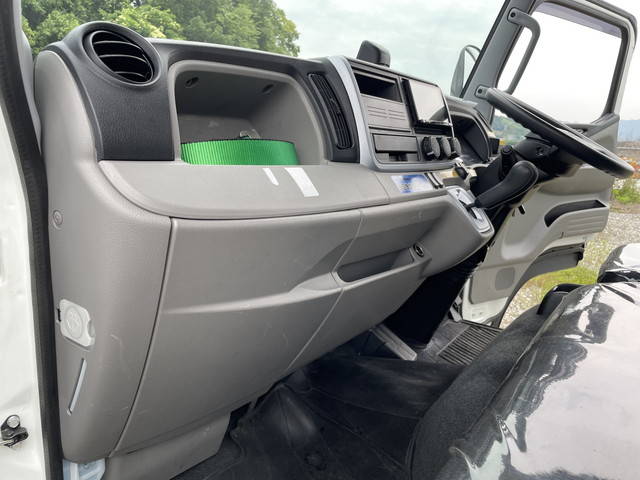 三菱ふそうキャンターアルミバン小型（2t・3t）[写真30]