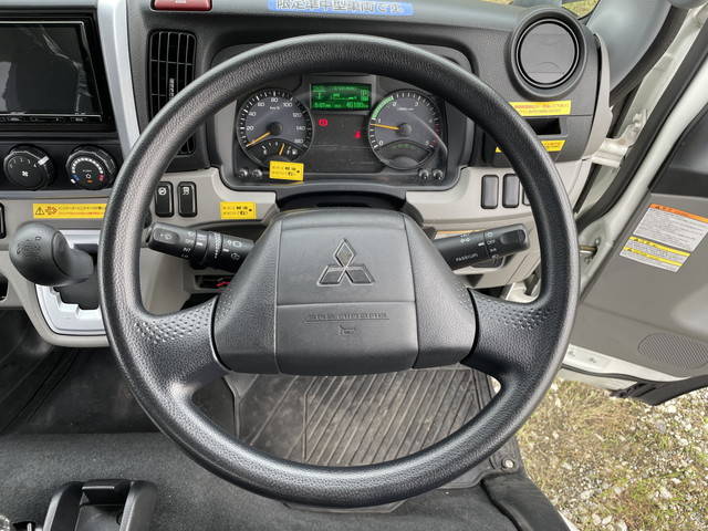 三菱ふそうキャンターアルミバン小型（2t・3t）[写真33]