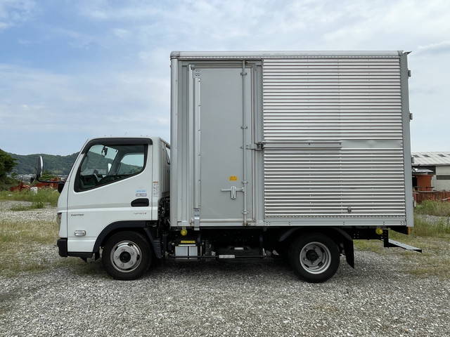 三菱ふそうキャンターアルミバン小型（2t・3t）[写真04]