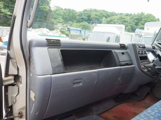 三菱ふそうキャンターシャーシ小型（2t・3t）[写真30]