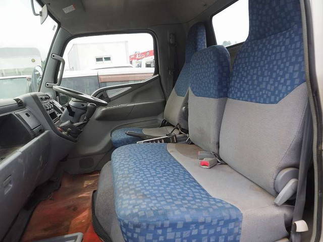 三菱ふそうキャンターシャーシ小型（2t・3t）[写真32]