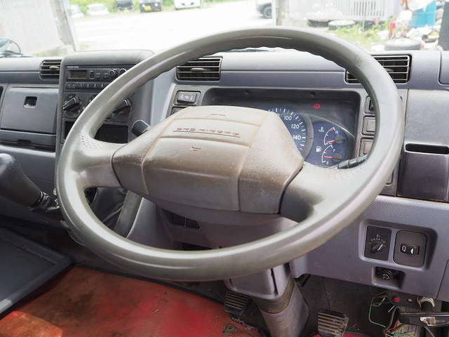 三菱ふそうキャンターシャーシ小型（2t・3t）[写真35]