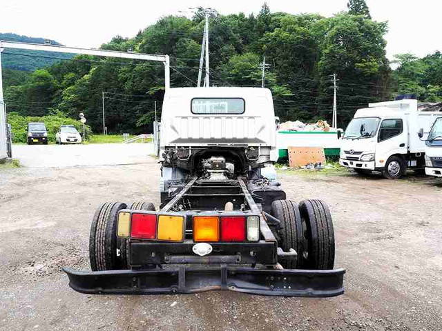 三菱ふそうキャンターシャーシ小型（2t・3t）[写真05]