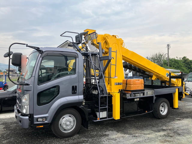 いすゞフォワード穴掘建柱車中型（4t）[写真03]