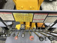 いすゞフォワード穴掘建柱車中型（4t）[写真09]