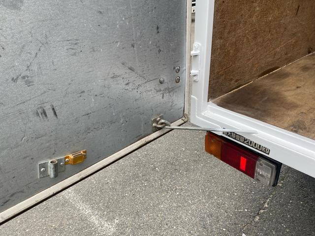 トヨタトヨエースパネルバン小型（2t・3t）[写真11]