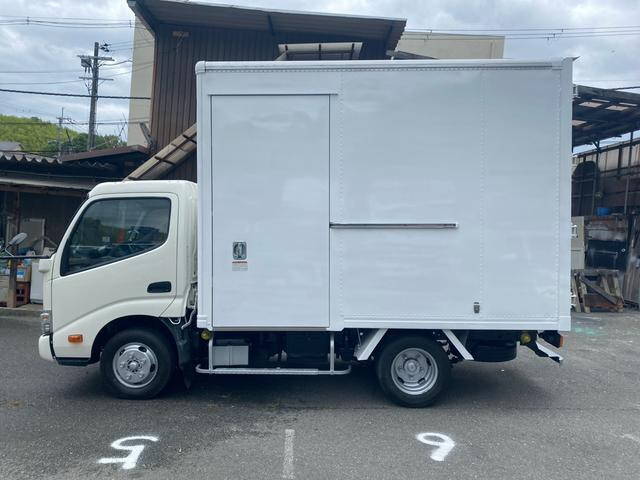 トヨタトヨエースパネルバン小型（2t・3t）[写真08]