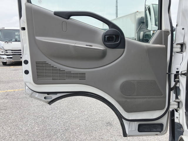 日産アトラスアルミバン小型（2t・3t）[写真26]