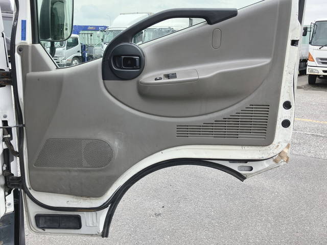 日産アトラスアルミバン小型（2t・3t）[写真27]