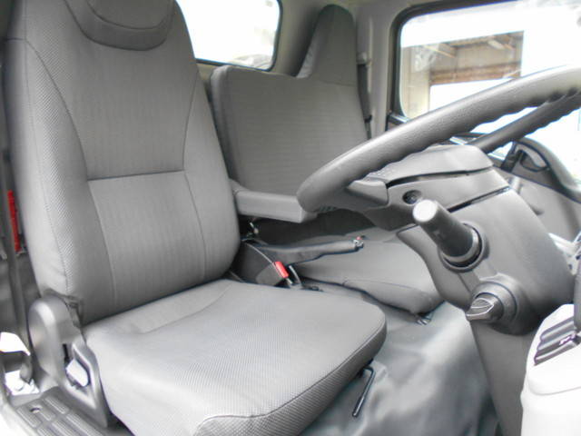 三菱ふそうキャンターパッカー車（塵芥車）小型（2t・3t）[写真25]