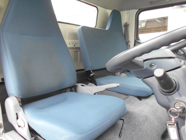 日産アトラス平ボディ小型（2t・3t）[写真25]