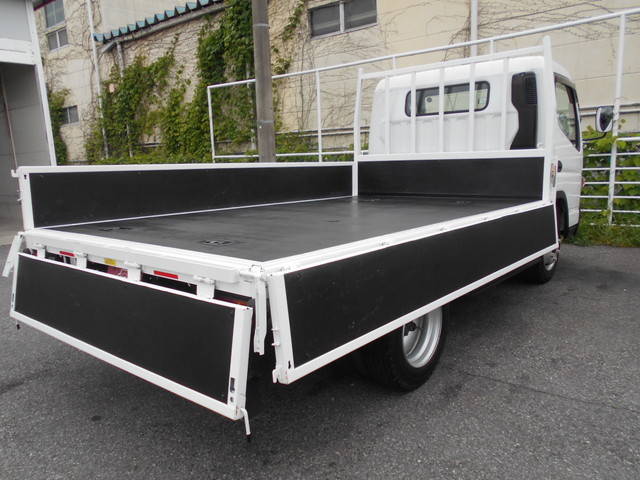 日産アトラス平ボディ小型（2t・3t）[写真09]