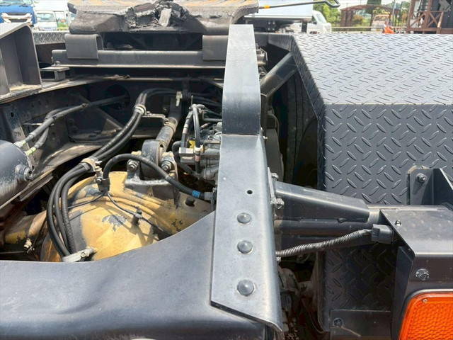 三菱ふそうスーパーグレートトレーラーヘッド（トラクターヘッド）大型（10t）[写真12]