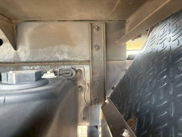 三菱ふそうスーパーグレートトレーラーヘッド（トラクターヘッド）大型（10t）[写真14]