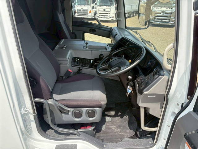 三菱ふそうスーパーグレートトレーラーヘッド（トラクターヘッド）大型（10t）[写真19]