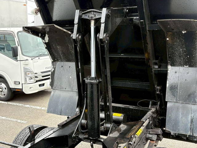 三菱ふそうファイターダンプ中型（4t）[写真12]