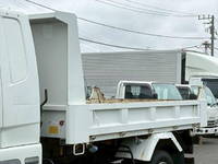 三菱ふそうファイターダンプ中型（4t）[写真07]