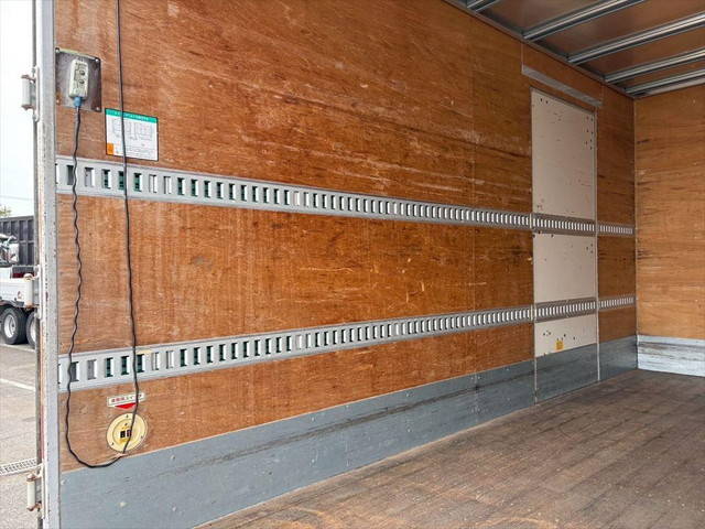 日野デュトロアルミバン小型（2t・3t）[写真09]