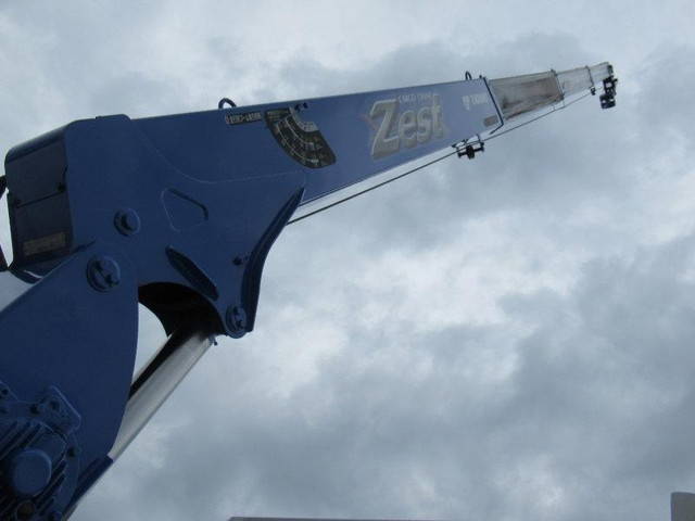 いすゞフォワードクレーン4段中型（4t）[写真07]