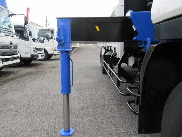 いすゞフォワードクレーン4段中型（4t）[写真08]