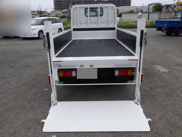 トヨタトヨエース平ボディ小型（2t・3t）[写真12]