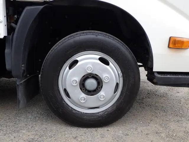 トヨタトヨエース平ボディ小型（2t・3t）[写真14]