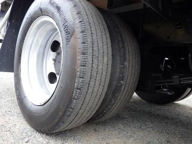 トヨタトヨエース平ボディ小型（2t・3t）[写真18]