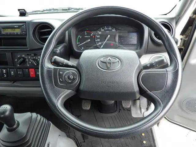 トヨタトヨエース平ボディ小型（2t・3t）[写真37]