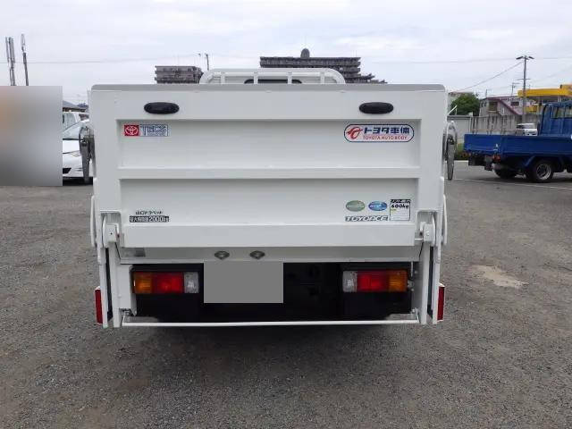 トヨタトヨエース平ボディ小型（2t・3t）[写真05]