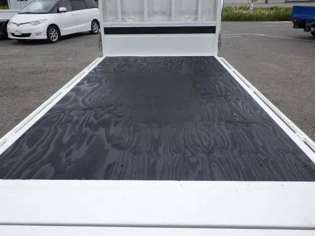 トヨタトヨエース平ボディ小型（2t・3t）[写真06]